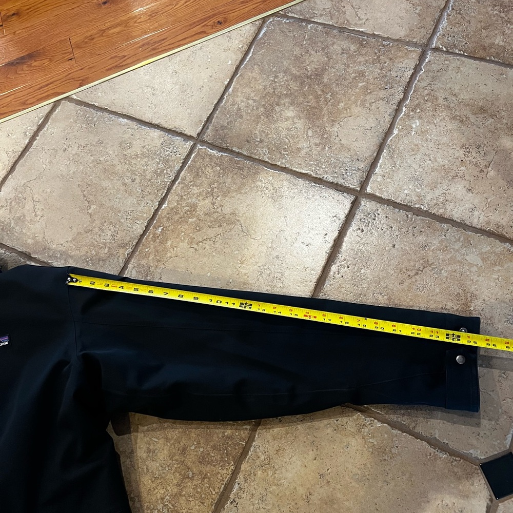 Patagonia Black Men's Ski Snowboard Jacket - Picture 7 of 12